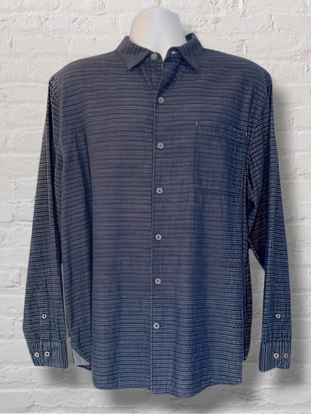🌴 Tommy Bahama Men’s XL Long Sleeve Blue Button-Up Shirt – Island Luxe Style!